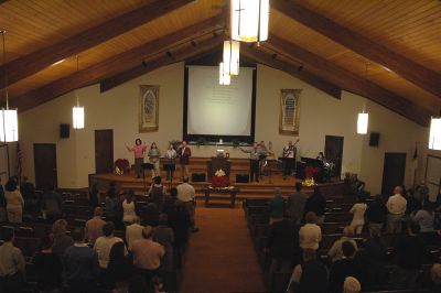 worshipping-on-sunday.jpg